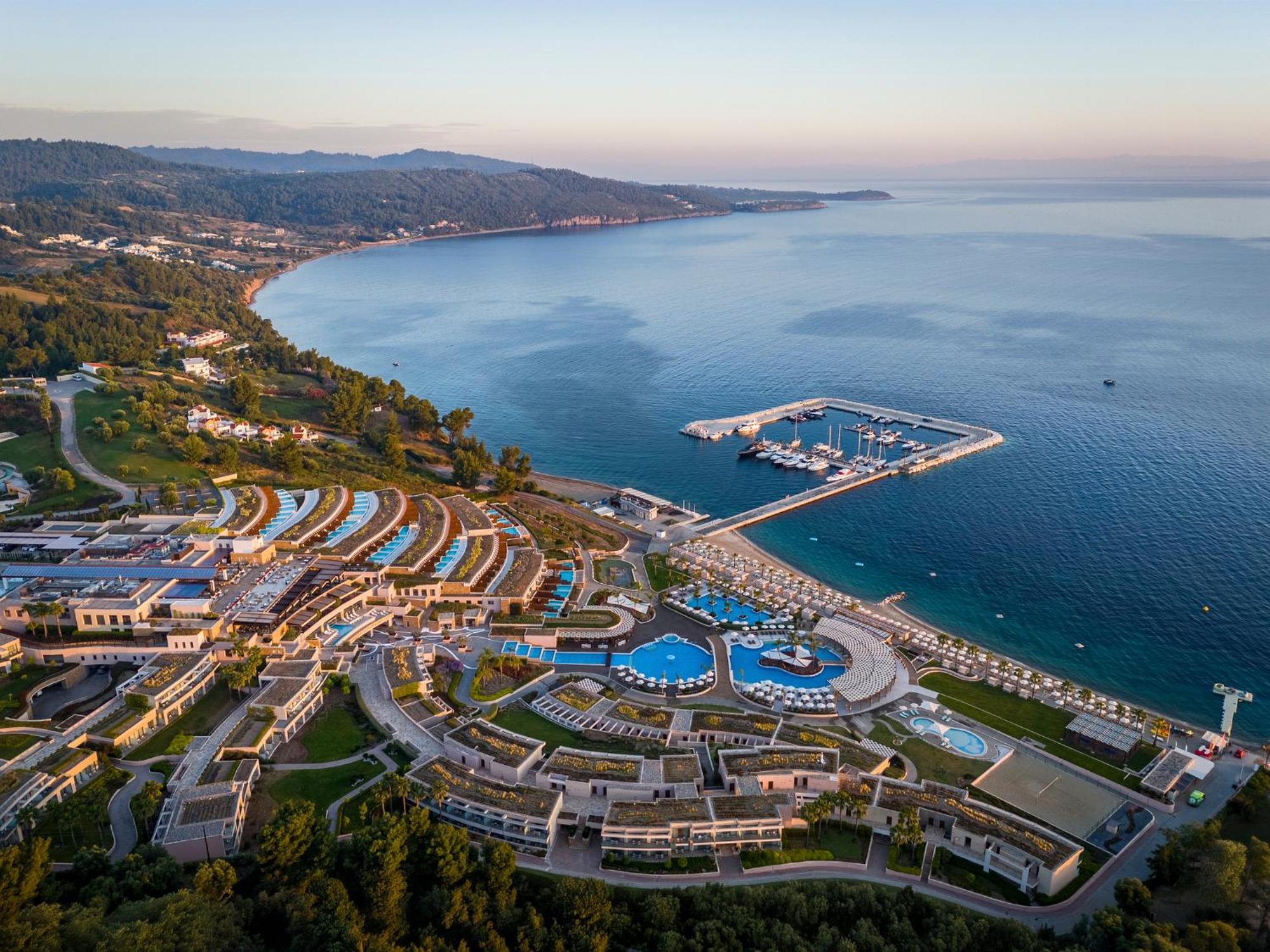 Miraggio Thermal Spa Resort Paliouri Exterior photo Aerial view of the resort