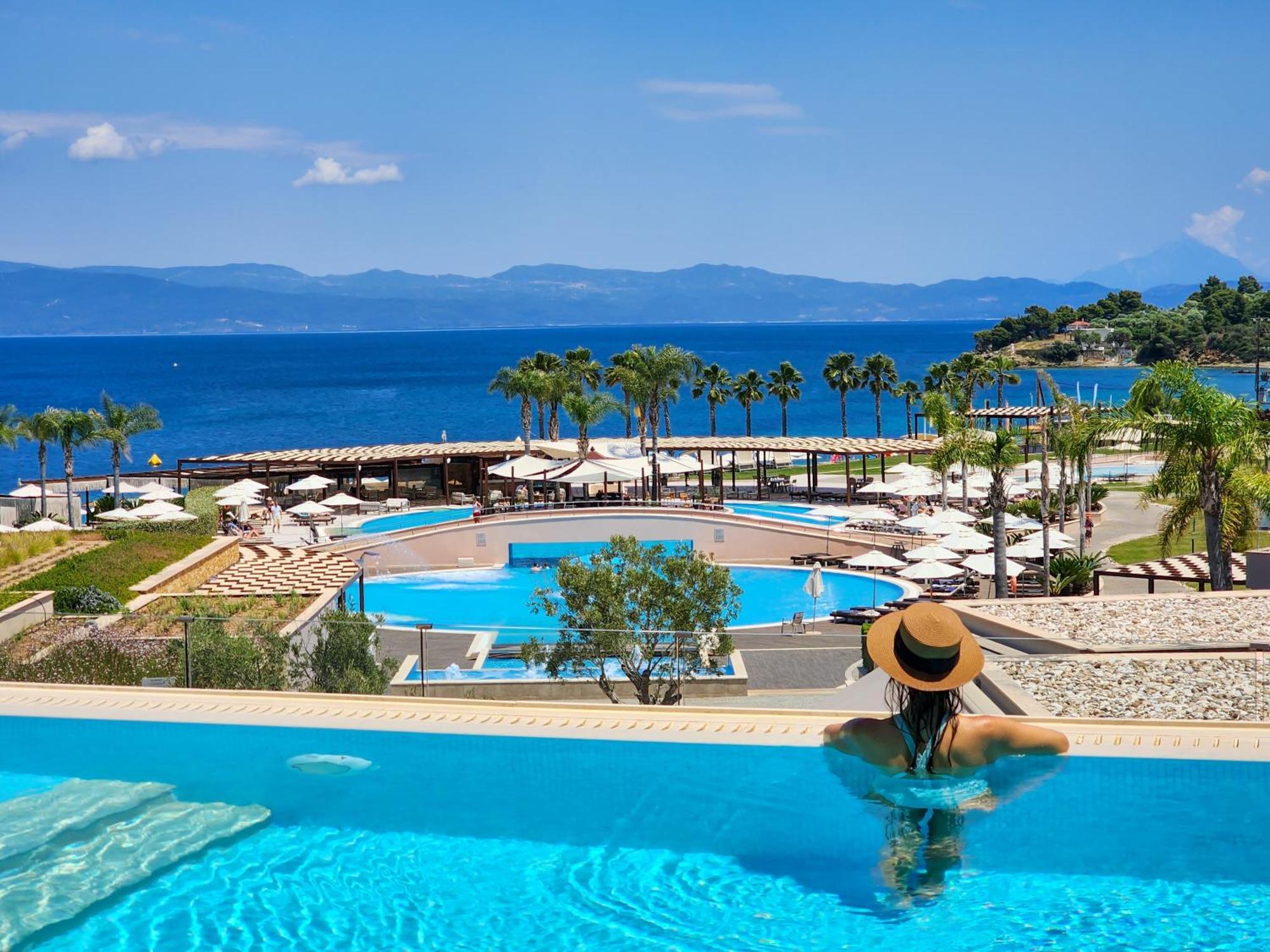 Miraggio Thermal Spa Resort Paliouri Exterior photo The resort's main pool