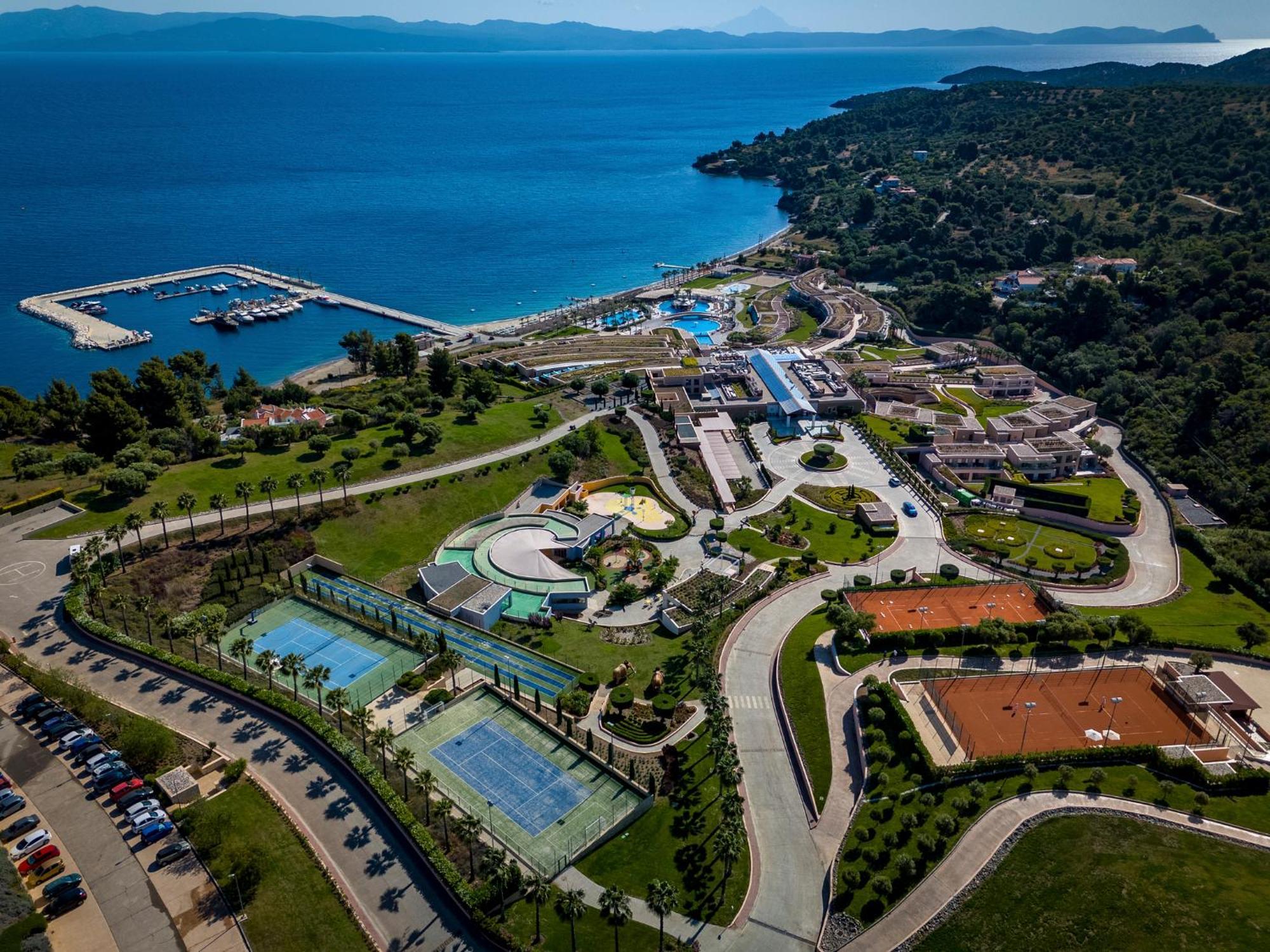 Miraggio Thermal Spa Resort Paliouri Exterior photo Aerial view of the resort